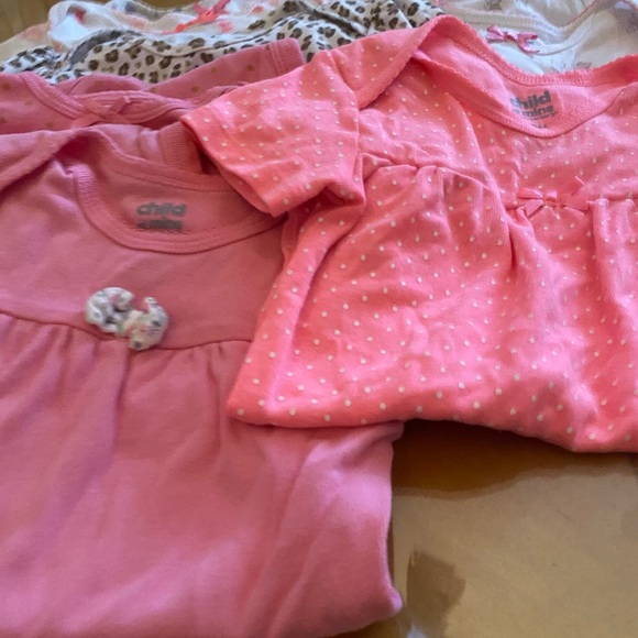 8 Baby Girls Under Shirts - Picture 3 of 6